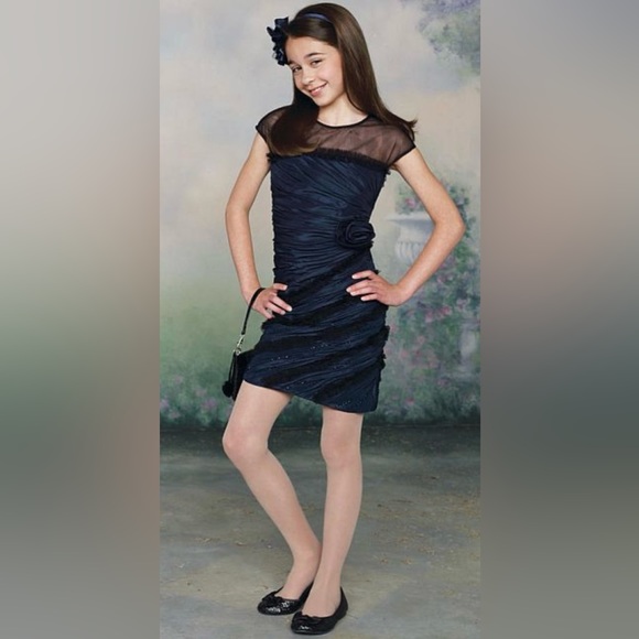 JOAN CALABRESE BY MON CHERI
Girls Sparkling Taffeta & Tulle Dress in Navy/Black - Picture 4 of 5